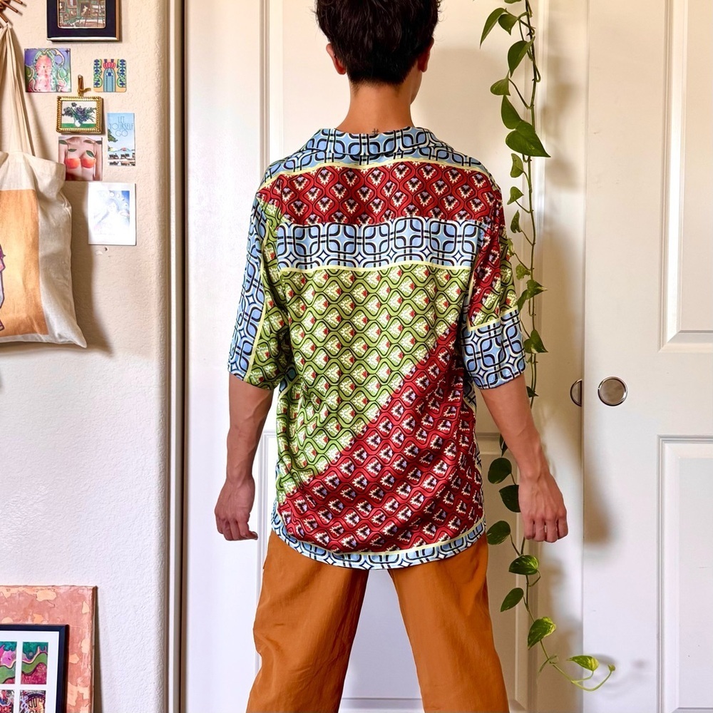 Multicolor Geometric Men's Button-Up Shirt - Picture 6 of 7